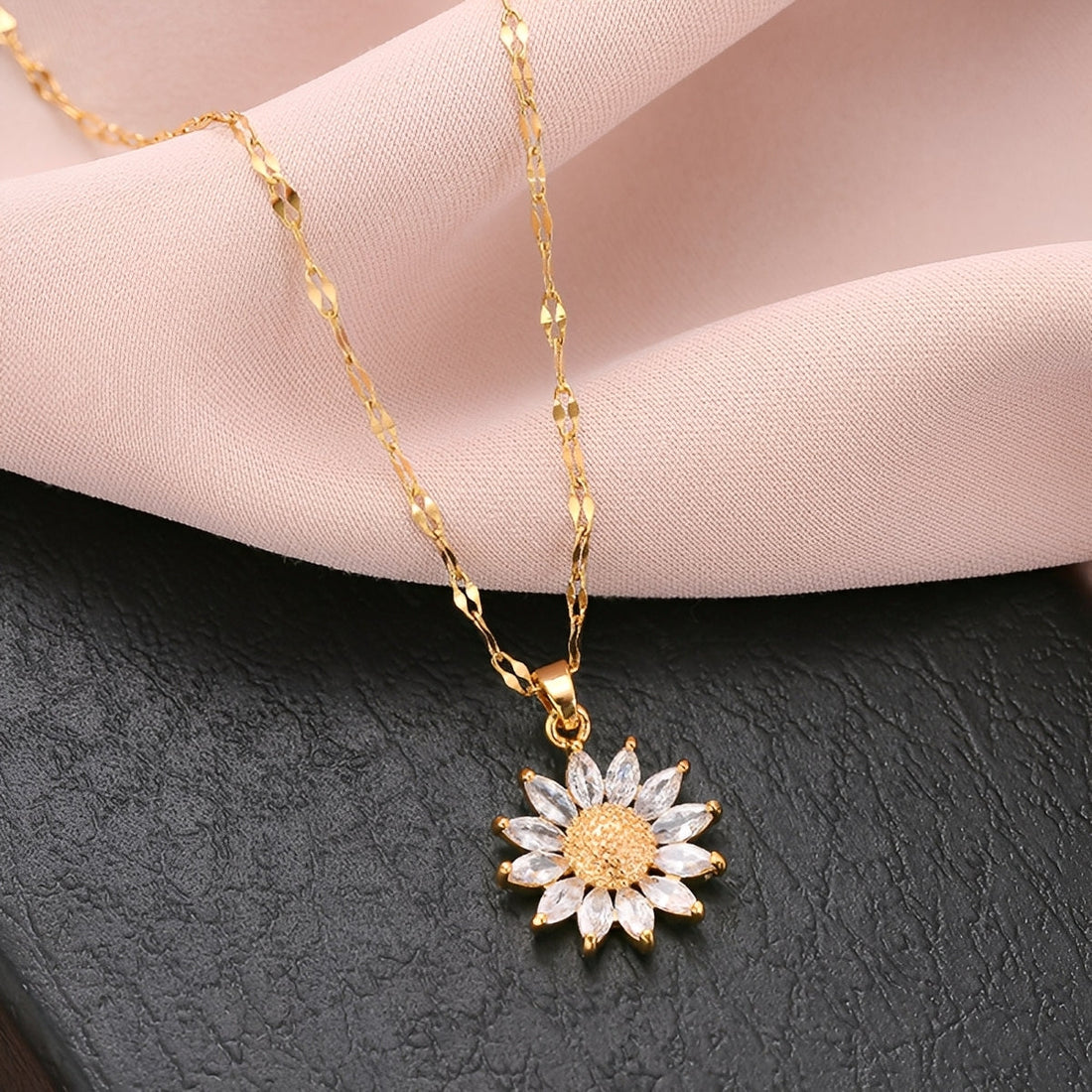 Manon – Collar girasol resplandeciente en dorado