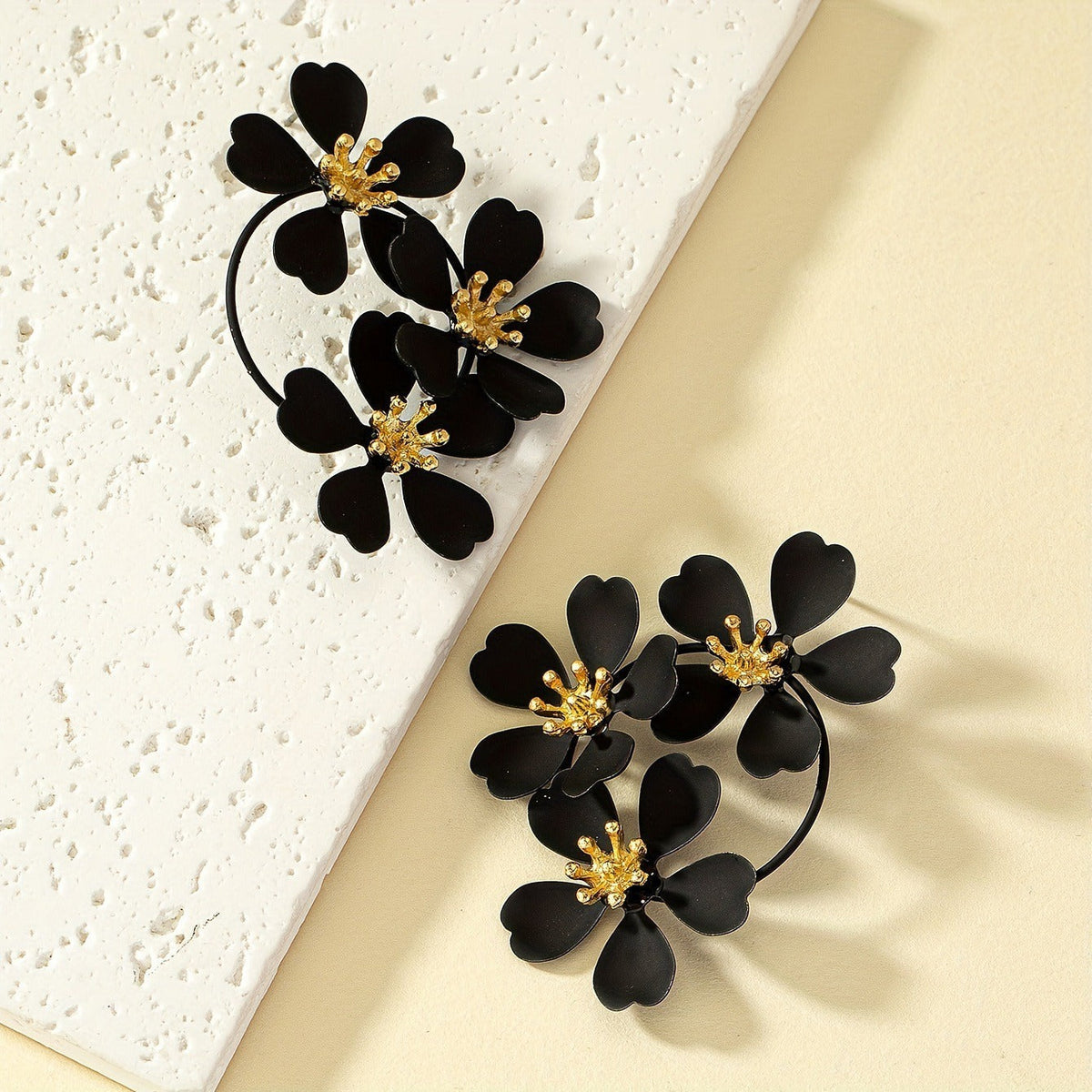 Noelia – Pendientes colgantes vintage con flor negra