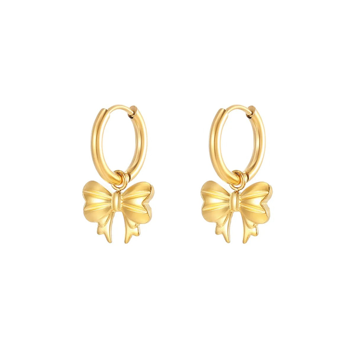 Carla – Aretes lazo bañados en oro