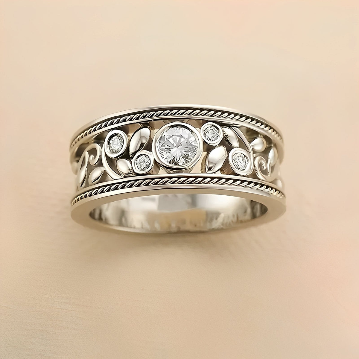 Nina – Anillo vintage de plata y circonita
