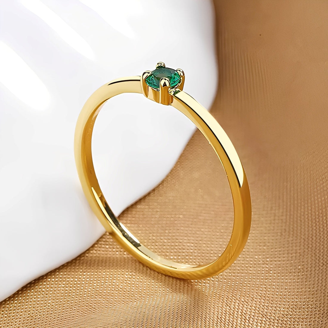 Rowena – Anillo apilable con piedra de nacimiento