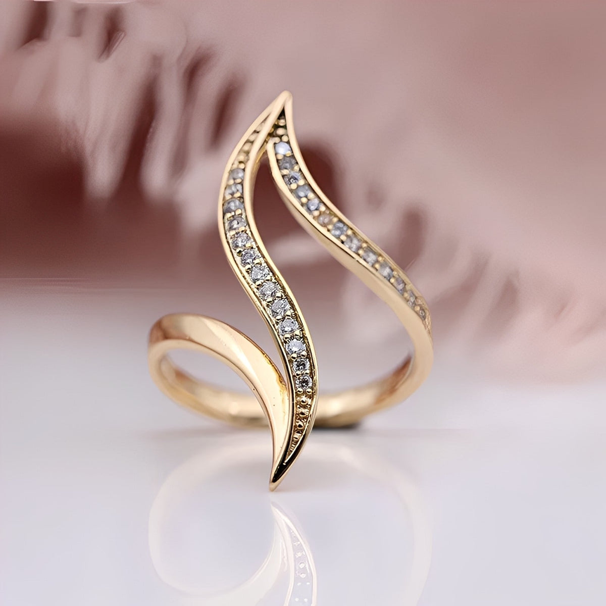 Brianna – Anillo dorado con diamantes