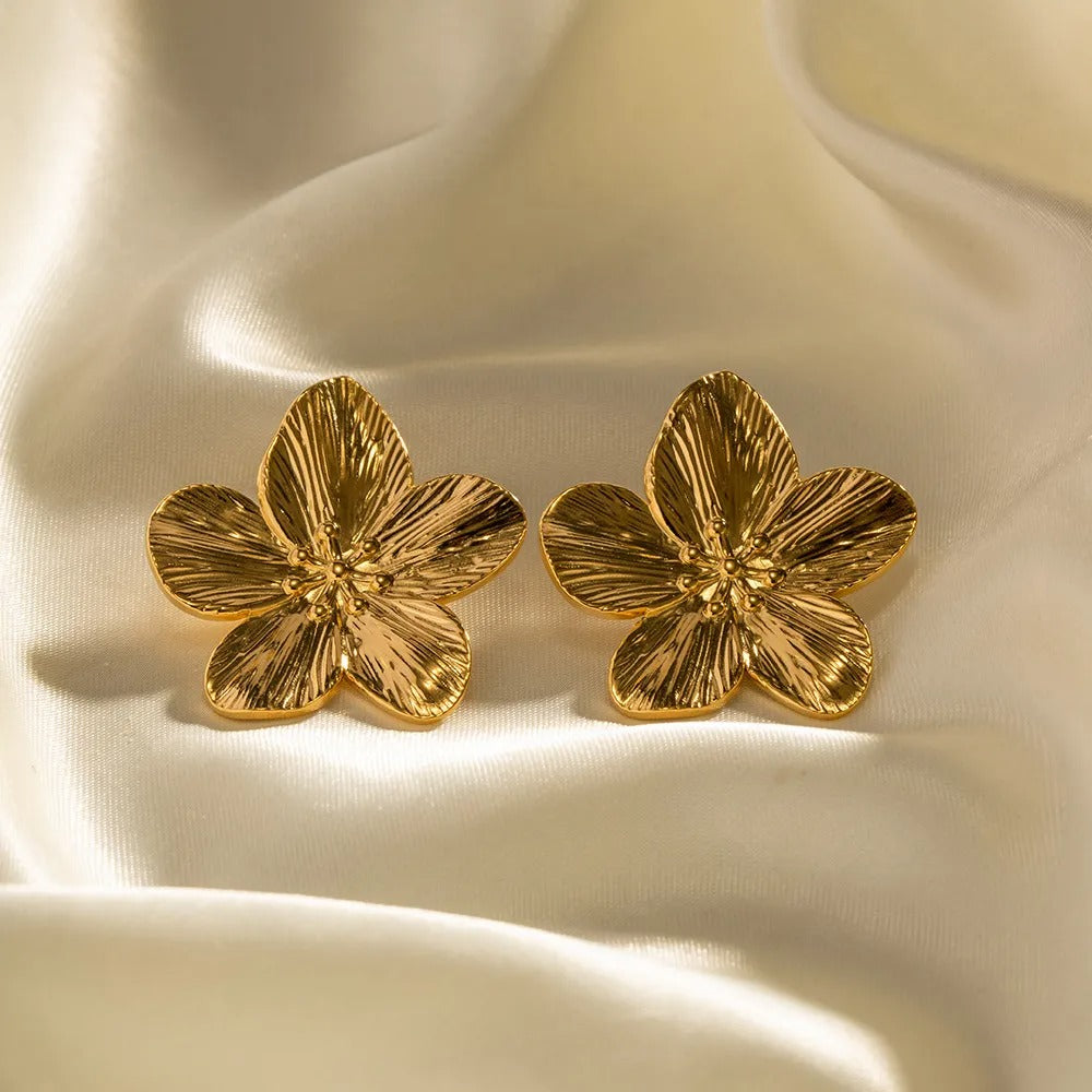 Rianne – Pendientes flor en dorado