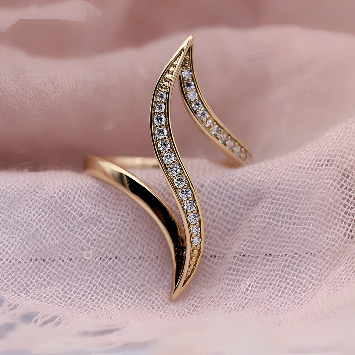 Brianna – Anillo dorado con diamantes