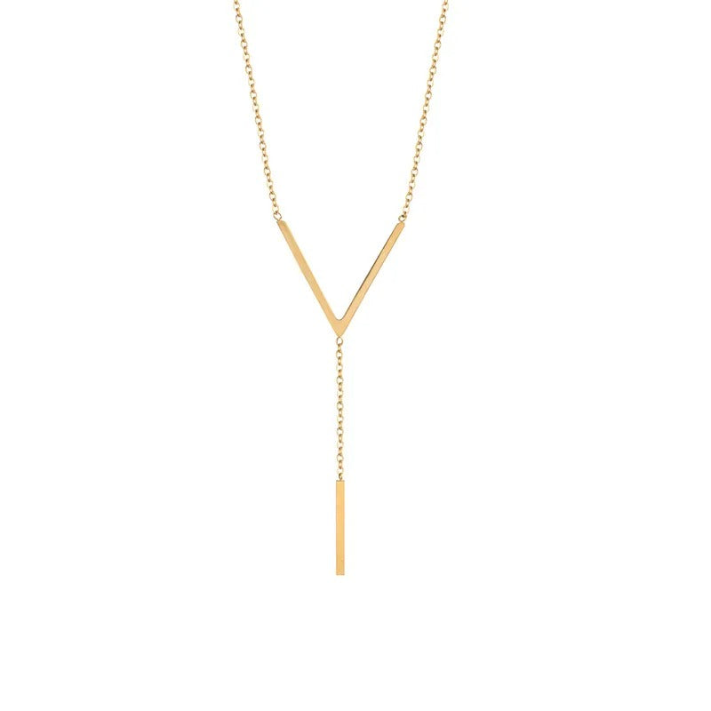 Vera – Collar con colgante de diseño geométrico