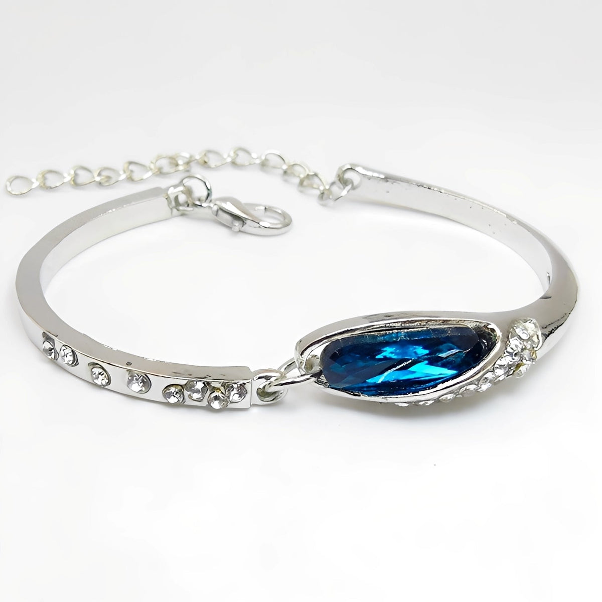 Miku – Pulsera sofisticada decorada con zafiros