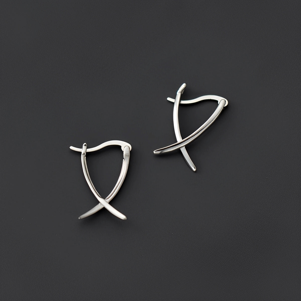 Vanny – Pendientes de cruz de oro sofisticados