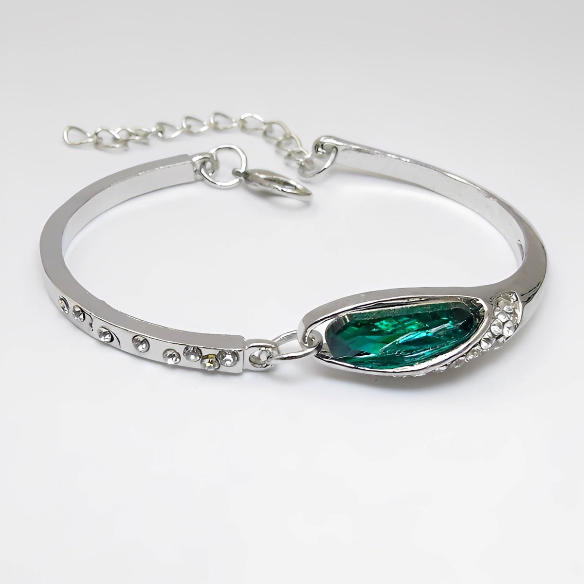 Miku – Pulsera sofisticada decorada con zafiros