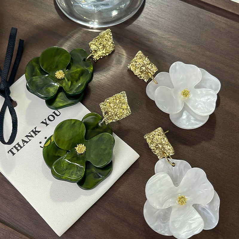 Kai – Pendientes colgantes de flores doradas
