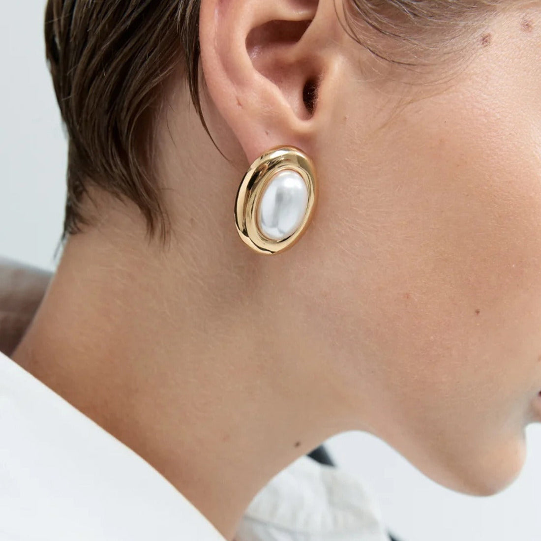 Colette – Pendientes retro de perla de acero inoxidable
