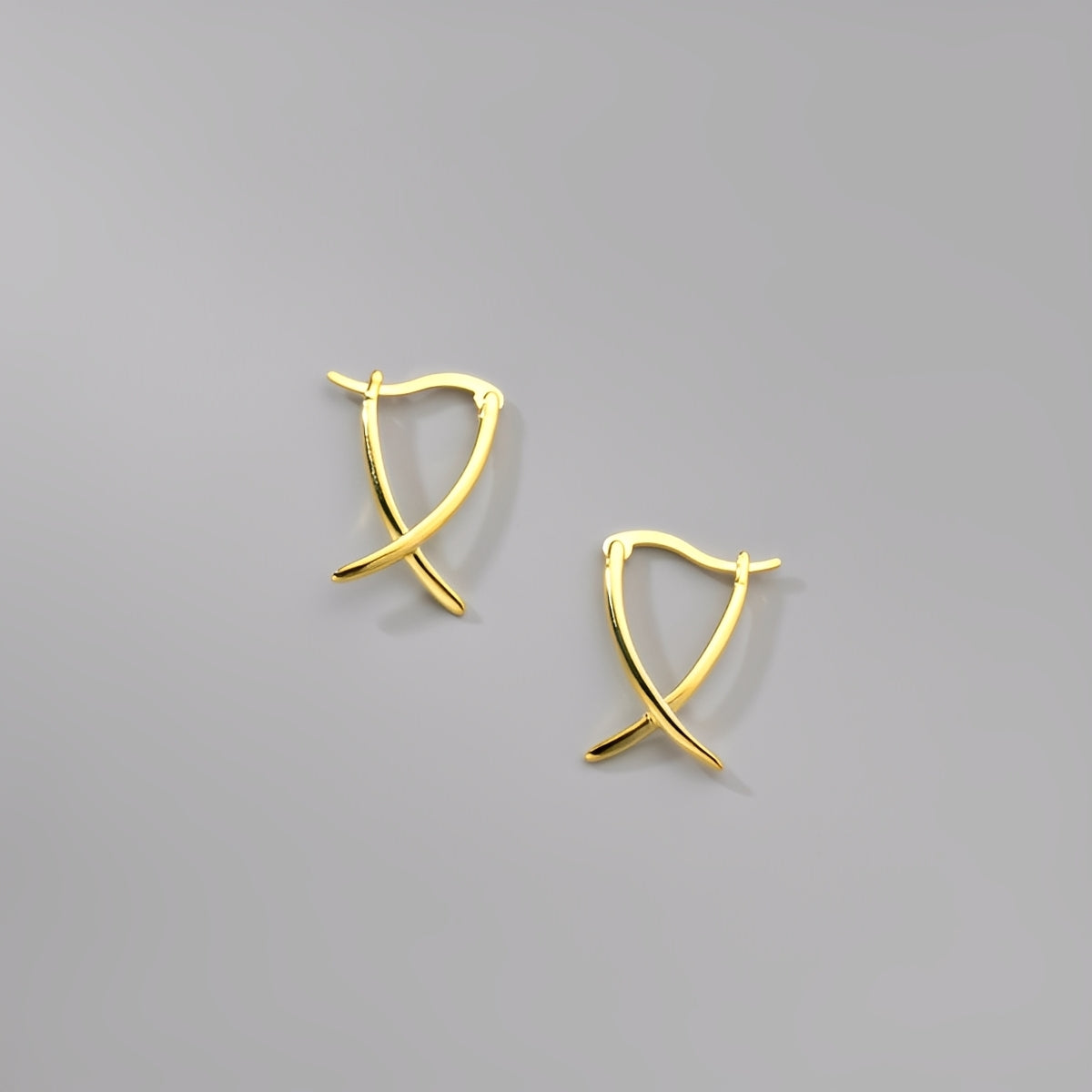 Vanny – Pendientes de cruz de oro sofisticados