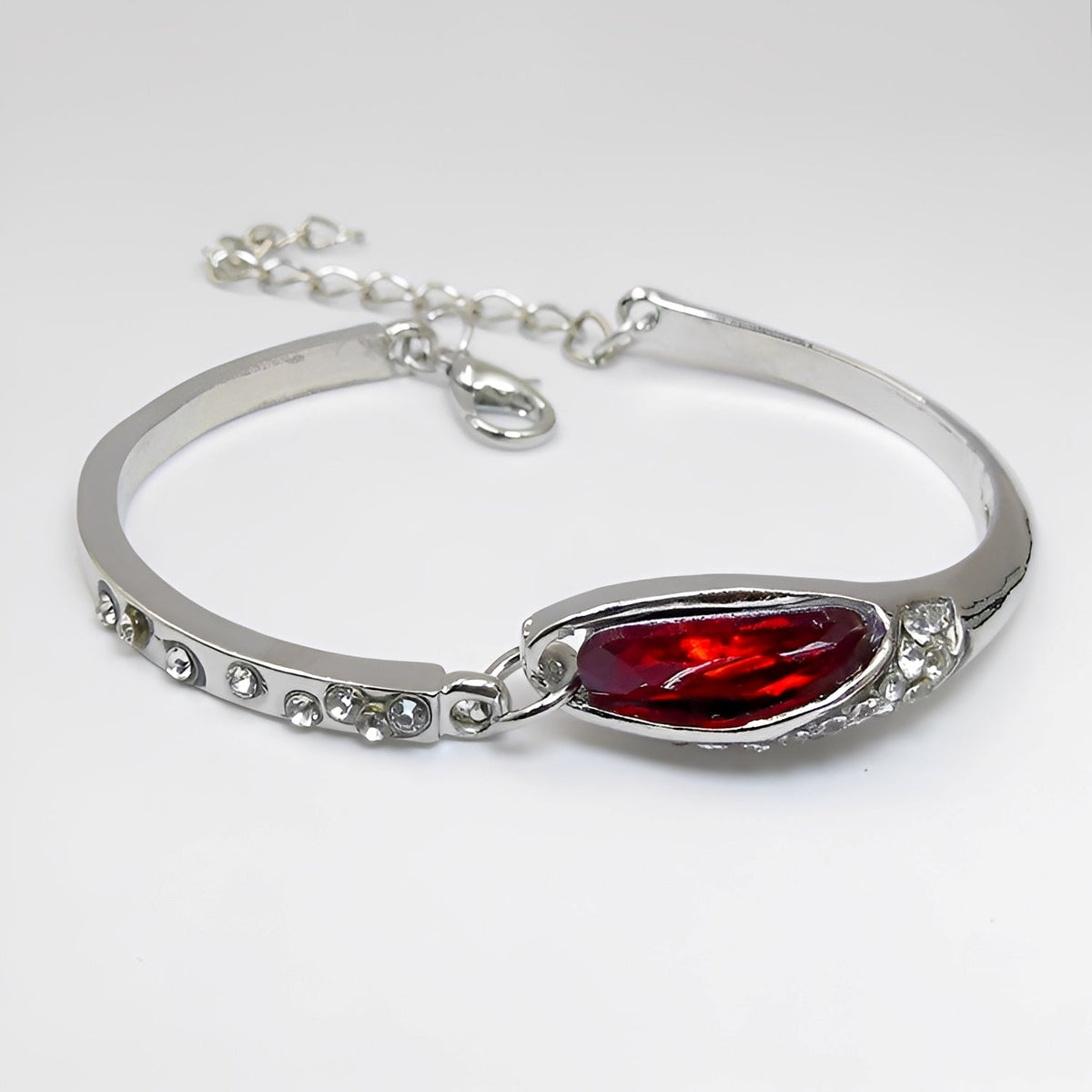 Miku – Pulsera sofisticada decorada con zafiros