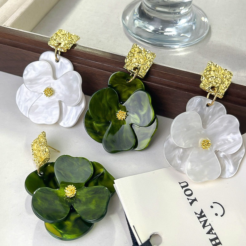 Kai – Pendientes colgantes de flores doradas