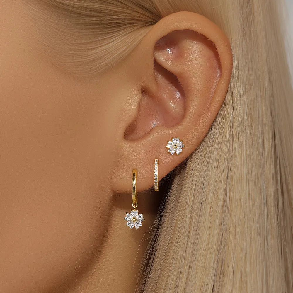 Ayaka – Conjunto de pendientes de flores de cristal