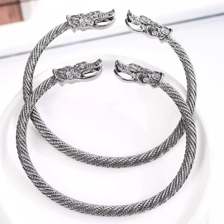 Ragnar – Pulsera vikinga con apariencia de plata envejecida para hombres