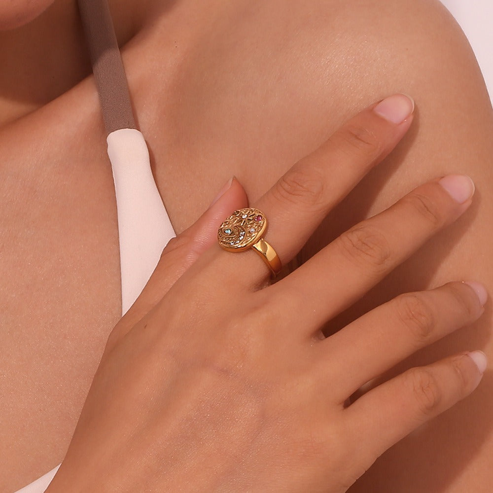 Solenya – Anillo de cristal dorado con diseño sol-luna