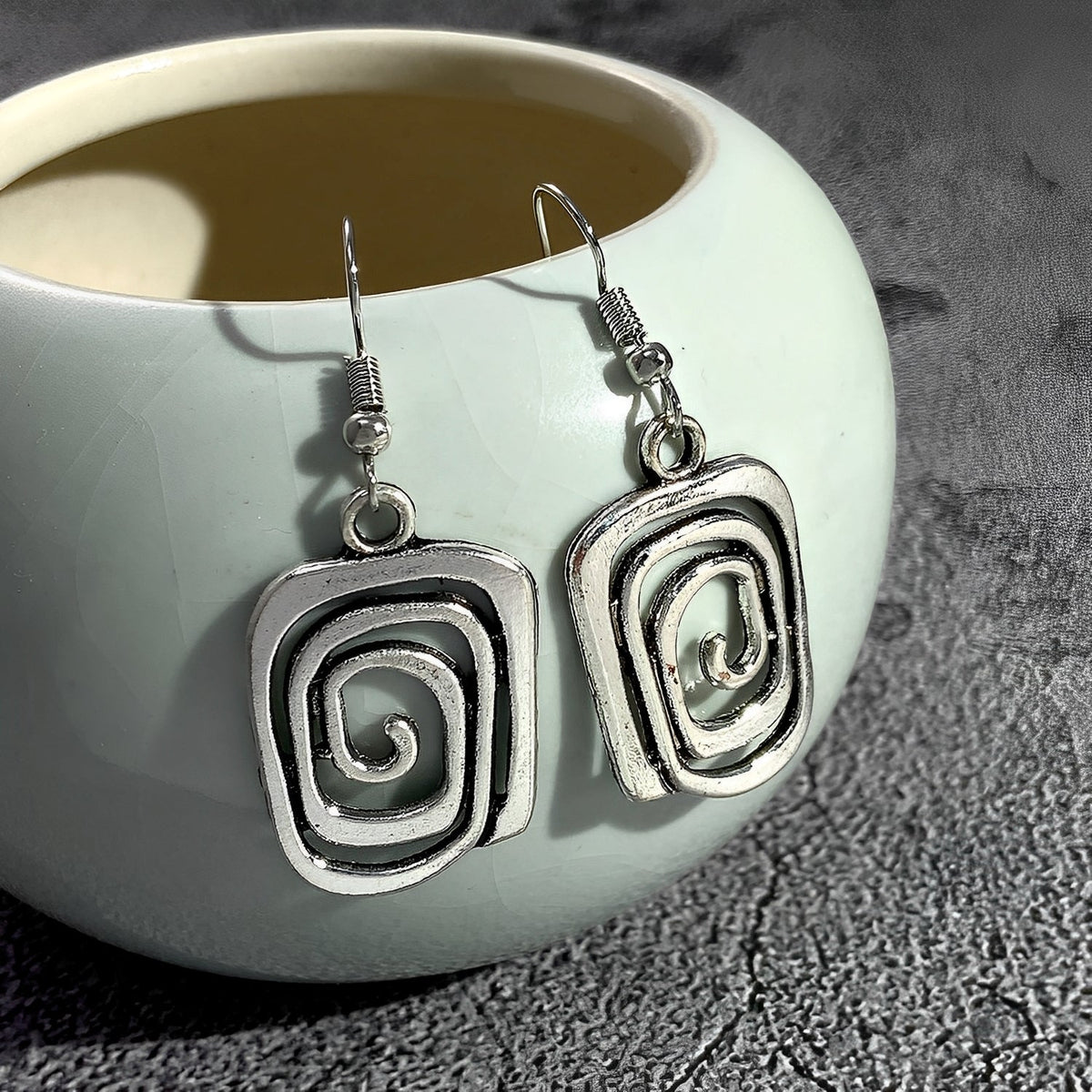 Kaia – Pendientes Boho en plata con diseño en espiral