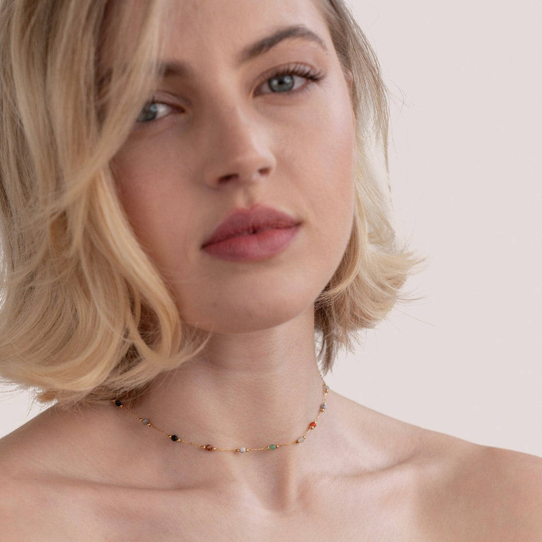 Lala - Collar con perlas y gemas