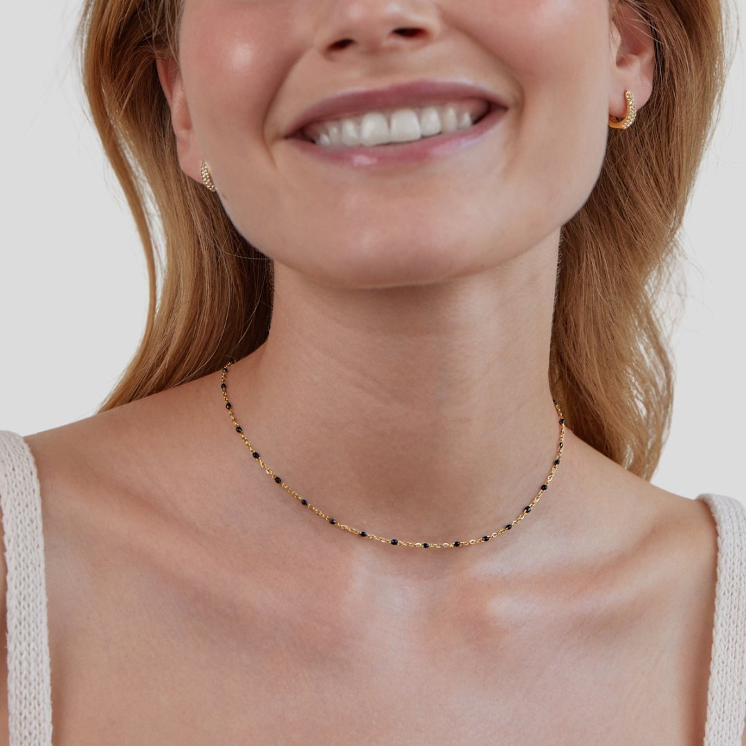Yara – Collar elegante de perlas negras