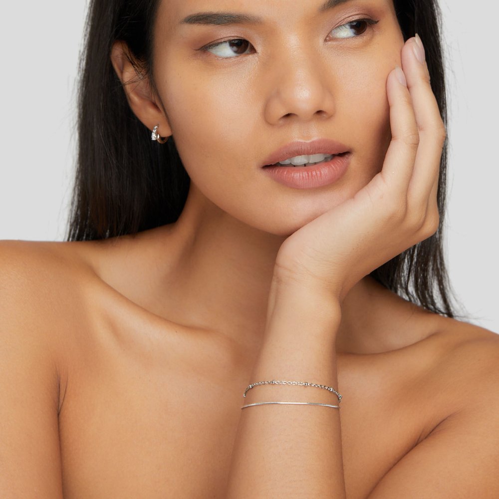 Oya - Pulsera de plata con múltiples capas