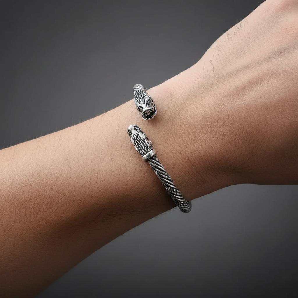 Ragnar – Pulsera vikinga con apariencia de plata envejecida para hombres