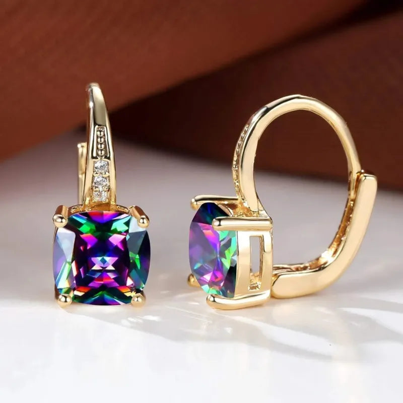 Naoko – Aretes elegantes con piedras brillantes