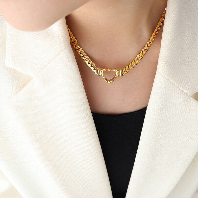 Ara – Collar corazón dorado